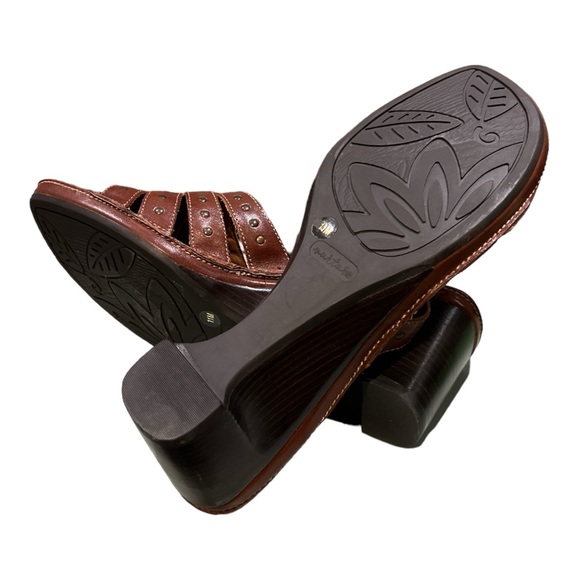 Nurture Women’s Tan Leather Wedge Heels Size 11. - Picture 5 of 5